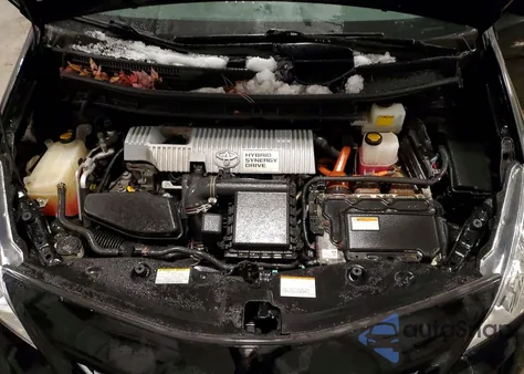 2014 Toyota Prius V z USA, uszkodzony, nr VIN JTDZN3EUXE3315075